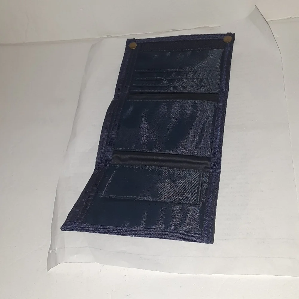 RARE VINTAGE CORE OF ARMS JORDACHE LOGO CANVAS LEVI'S TRI FOLD WALLET